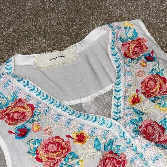 Sweet Jane top blouse embroidered top asymmetrical hem floral mixed media SZ L - Picture 9 of 9